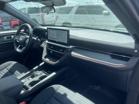 Used 2025 Ford Explorer ST-Line w/ ST-Line Street Pack AWD/4WD image 19