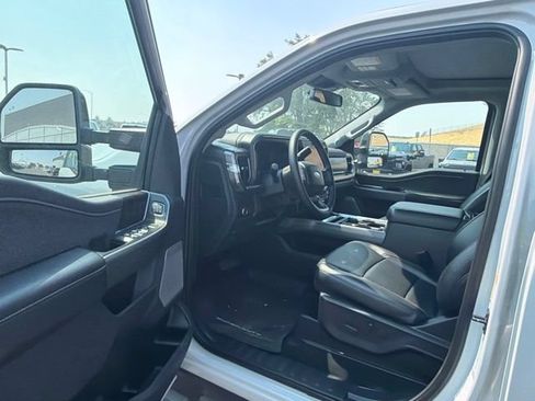 Used 2025 Ford F350 Lariat w/ Black Appearance Package AWD/4WD image 7