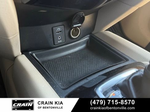 Used 2017 Nissan Rogue SV w/ SV Premium Package FWD image 16