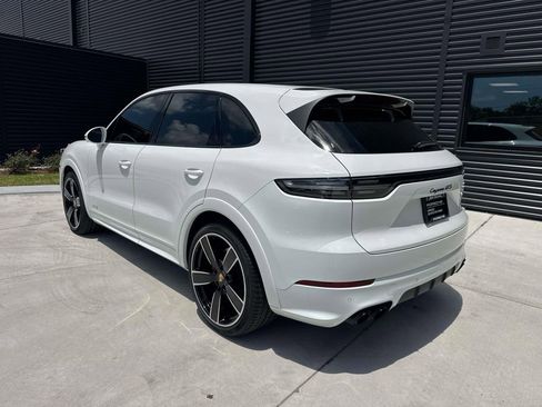 Certified 2023 Porsche Cayenne GTS AWD/4WD image 3