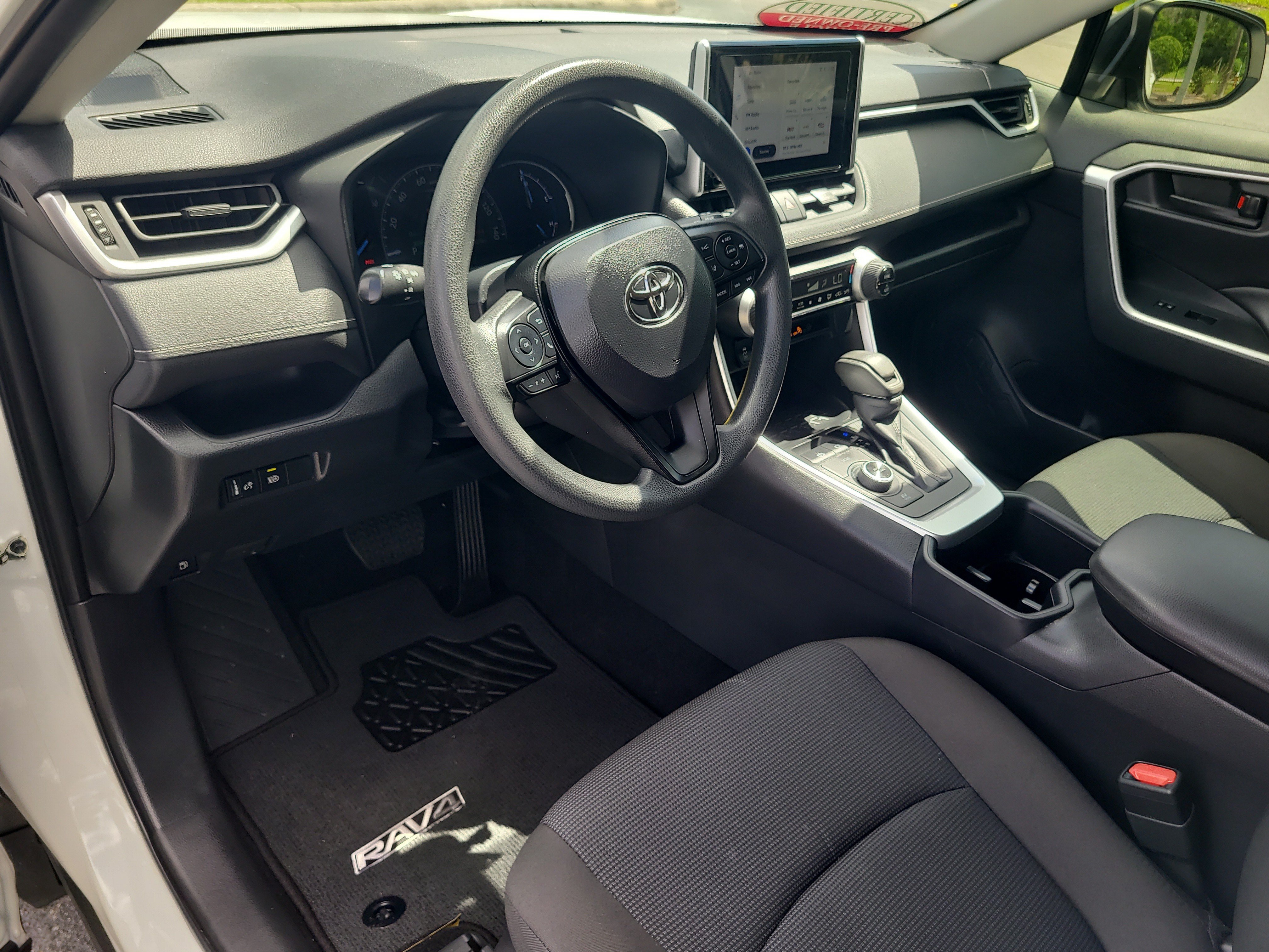 Certified 2025 Toyota RAV4 LE AWD/4WD image 18