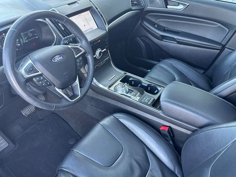 Used 2020 Ford Edge Titanium w/ Equipment Group 301A FWD image 9