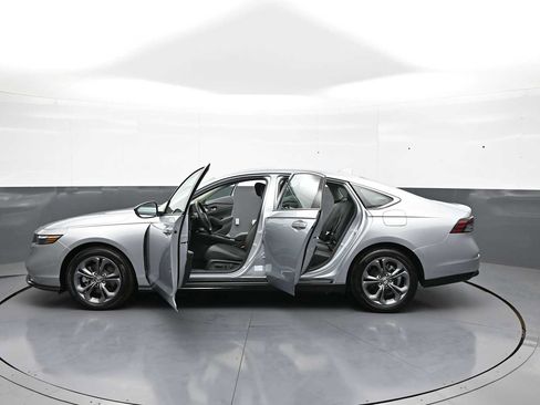 Used 2025 Honda Accord EX-L image 42
