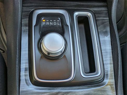 Used 2016 Chrysler 300 Limited image 20