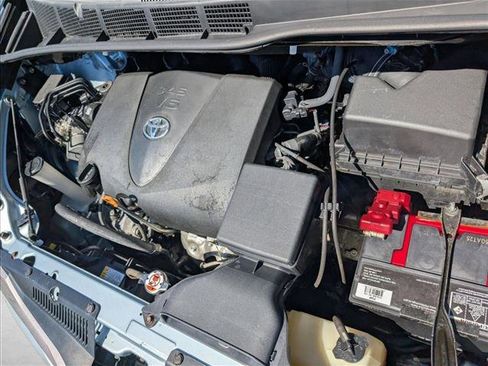 Used 2017 Toyota Sienna XLE w/ XLE Navigation Package image 19