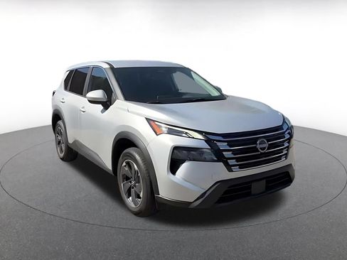 Used 2025 Nissan Rogue SV FWD image 3