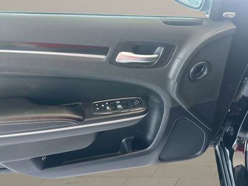 Used 2023 Chrysler 300 S RWD image 9