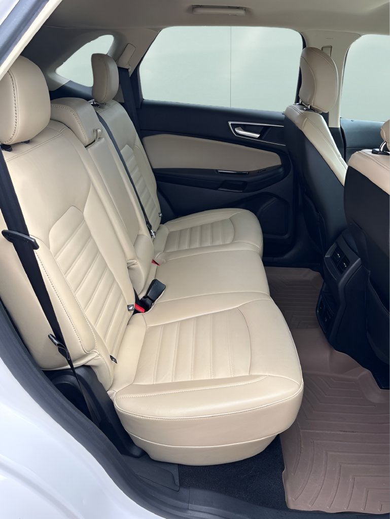 Used 2018 Ford Edge SEL w/ Equipment Group 201A FWD image 19