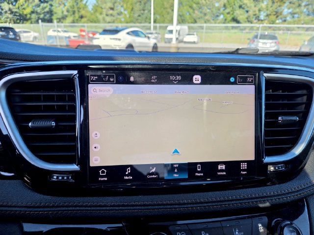 Used 2023 Chrysler Pacifica Pinnacle FWD image 7