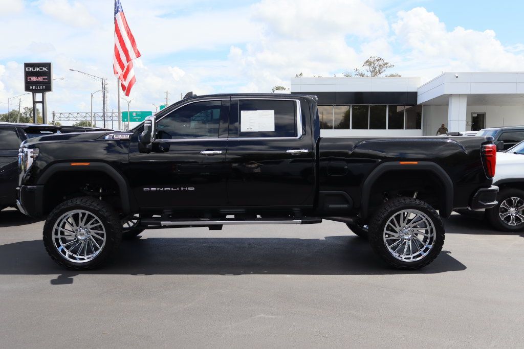 Used 2025 GMC Sierra 2500 Denali w/ Denali Reserve Package AWD/4WD image 6