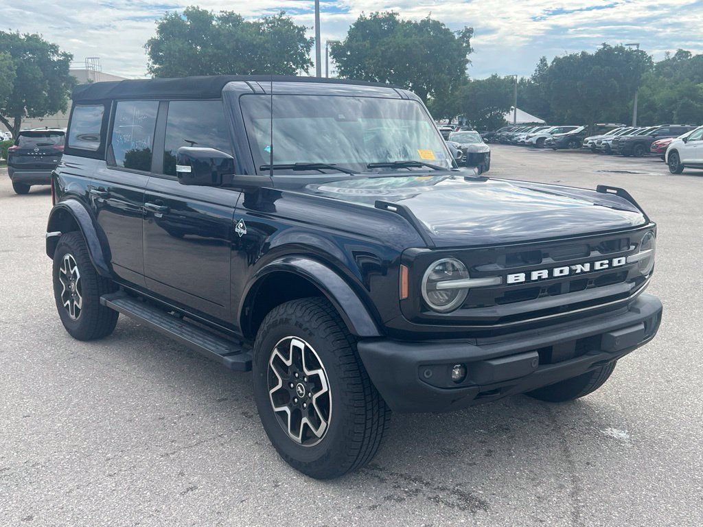 Used 2021 Ford Bronco Outer Banks AWD/4WD image 2