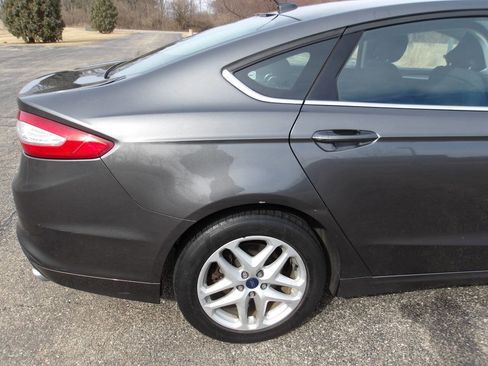 Used 2016 Ford Fusion SE image 35