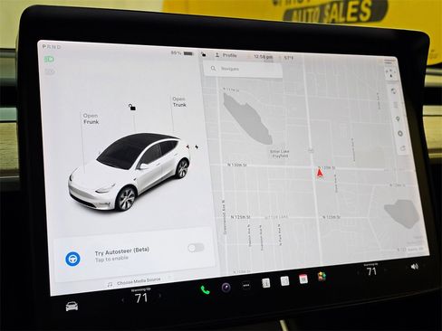 Used 2021 Tesla Model Y Long Range image 23