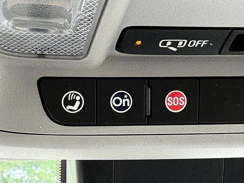 Used 2024 Chevrolet Equinox LS FWD image 25