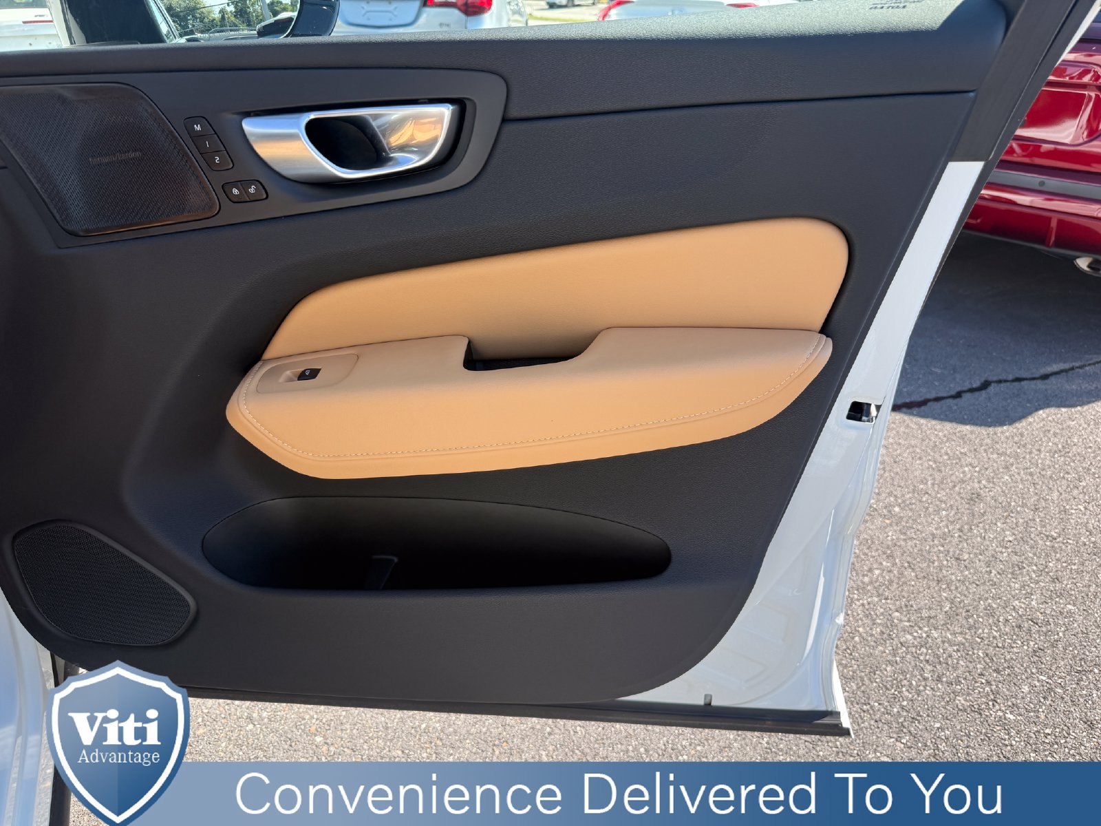 Used 2024 Volvo XC60 T8 Ultimate AWD/4WD image 29