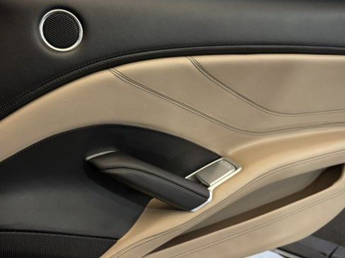 Used 2015 Ferrari California T RWD image 21