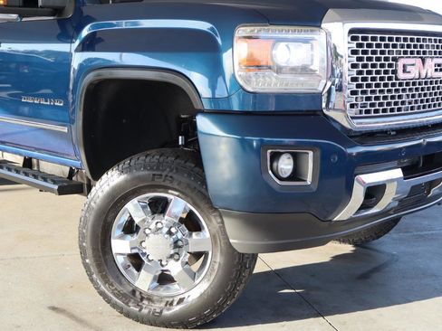 Used 2016 GMC Sierra 3500 Denali w/ Duramax Plus Package image 2