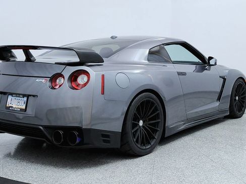 Used 2015 Nissan GT-R Premium AWD/4WD image 5