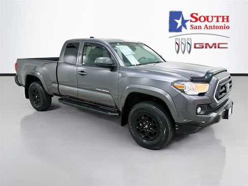 Used 2022 Toyota Tacoma SR5 AWD/4WD image 1