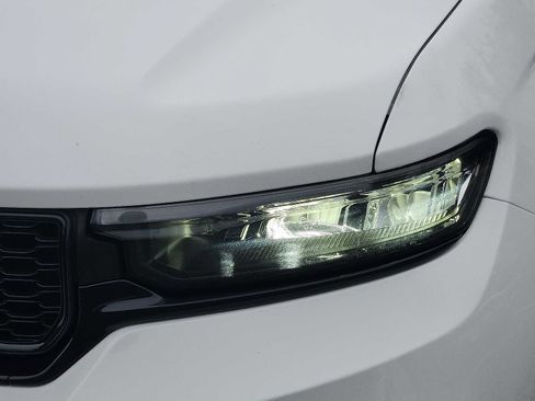 Used 2023 Jeep Grand Cherokee Altitude image 9