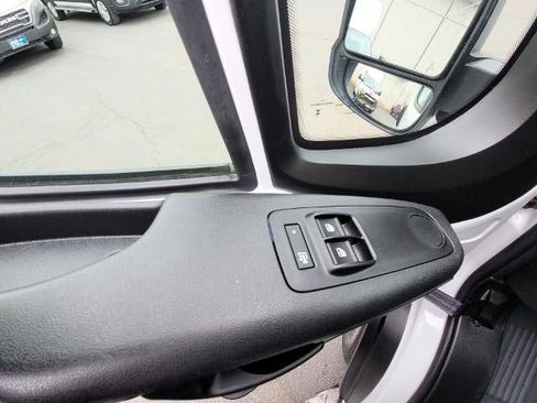 Used 2025 RAM ProMaster 2500 w/ U-Haul Equipment Group FWD image 21
