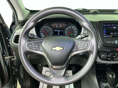 Used 2021 Chevrolet Equinox LS AWD/4WD image 16