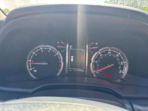 Used 2020 Toyota 4Runner TRD Off-Road Premium AWD/4WD image 20