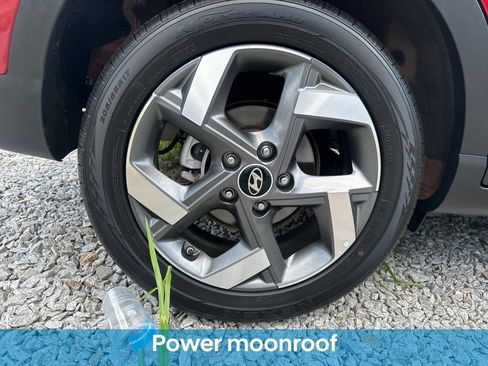 Used 2025 Hyundai Venue SEL FWD image 13