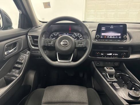 Used 2024 Nissan Rogue SV AWD/4WD image 19