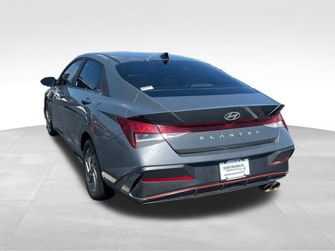 Used 2024 Hyundai Elantra SEL FWD image 3