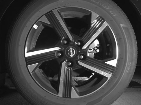 Used 2025 Nissan Sentra SV image 14