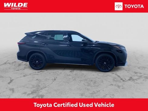 Certified 2025 Toyota Highlander XSE AWD/4WD image 2