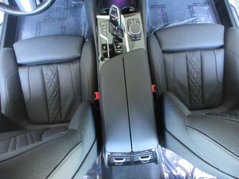 Used 2023 BMW 530i w/ M Sport Package RWD image 18