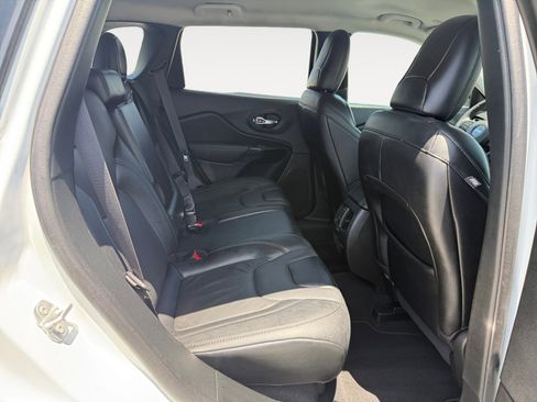 Used 2023 Jeep Cherokee Altitude Lux image 18