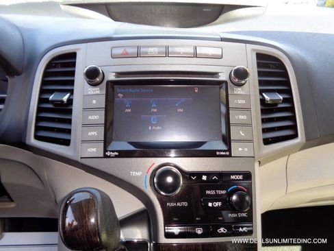 Used 2015 Toyota Venza LE image 11