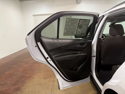 Used 2023 Chevrolet Equinox LT AWD/4WD image 48