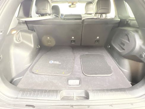 Used 2022 Jeep Cherokee Limited image 25