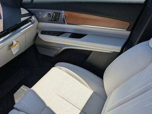 New 2026 Cadillac Vistiq Luxury AWD/4WD image 18