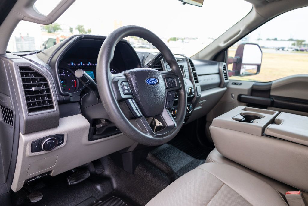 Used 2019 Ford F250 XL w/ STX Appearance Package RWD image 9