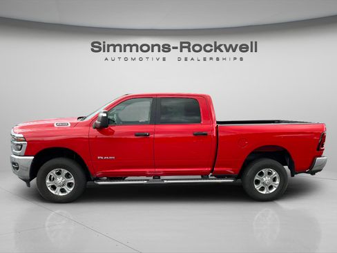 Used 2026 RAM 2500 Big Horn AWD/4WD image 2