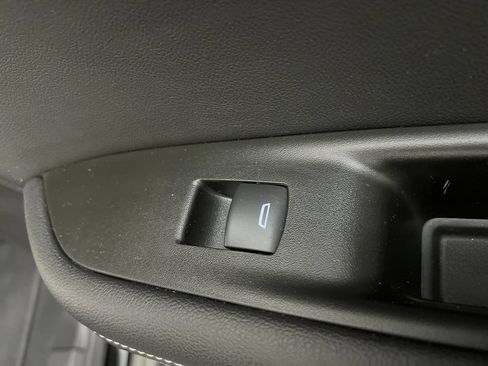 Used 2025 Chevrolet Blazer LT FWD image 25