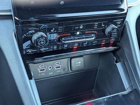 New 2025 Jeep Grand Cherokee Limited AWD/4WD image 16
