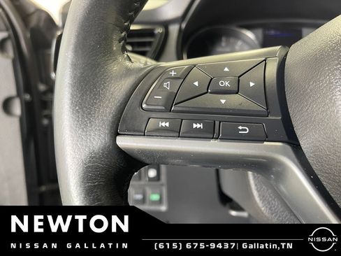 Used 2018 Nissan Rogue SV FWD image 26
