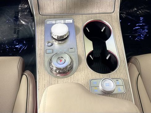Used 2025 Genesis GV80 3.5T Prestige AWD/4WD image 19