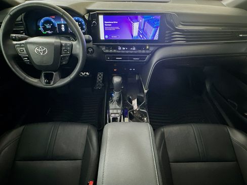 Used 2025 Toyota Camry XSE FWD image 27