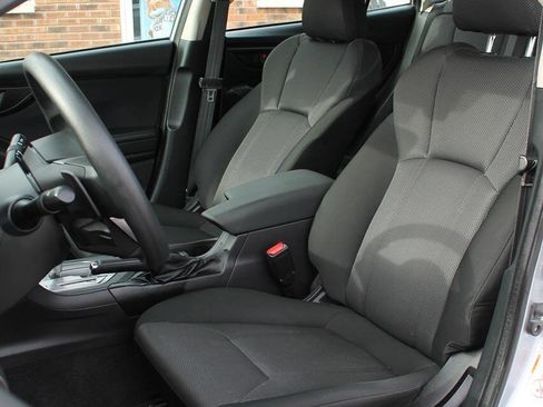 Used 2017 Subaru Impreza 2.0i Premium image 14