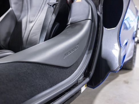 Used 2022 McLaren 720S Spider image 38