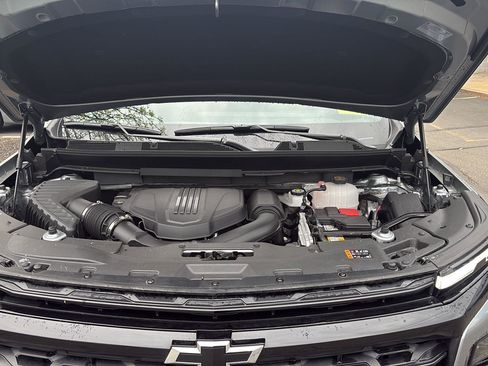 Used 2026 Chevrolet Traverse LT w/ Midnight/Sport Edition FWD image 28