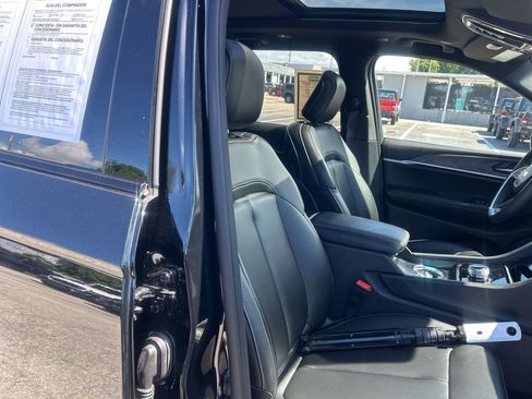 Certified 2024 Jeep Grand Cherokee Limited image 23