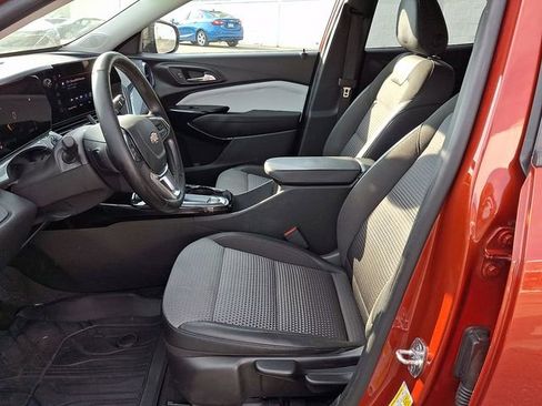 Certified 2024 Chevrolet Trax LT w/ Driver Confidence Package FWD image 14